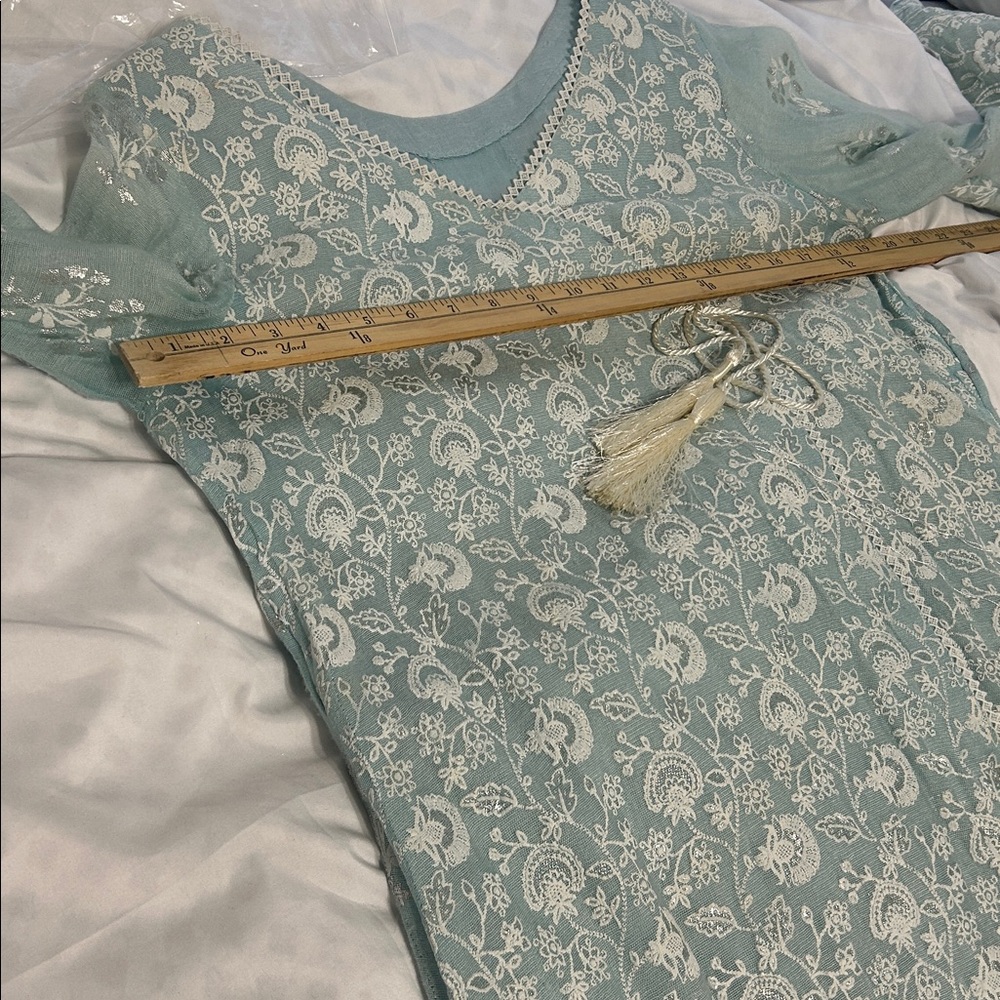 Shalwar kameez green white anarkali style with organza duppatta trousers. S - Picture 11 of 17